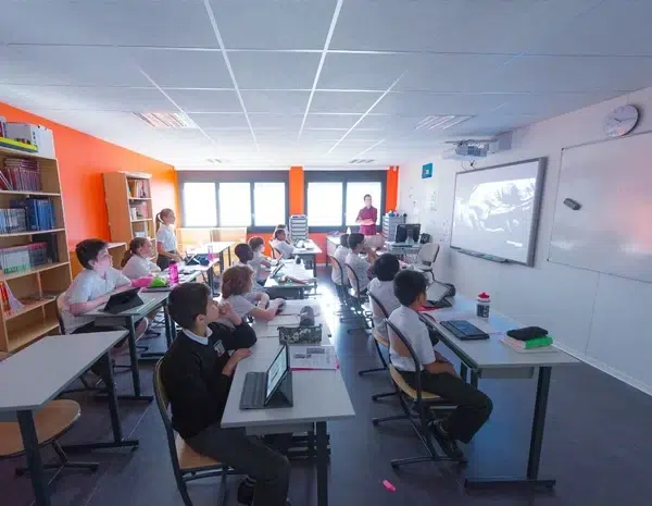 Construction et aménagement de classe Cougnaud