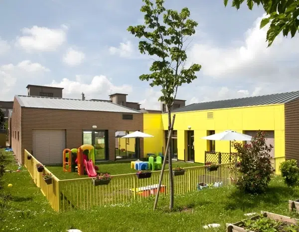 Aménagements extérieurs construction crèche garderie