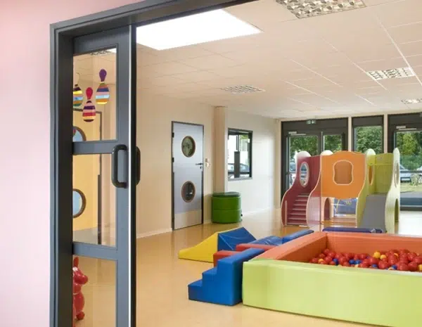 Construction de crèches et garderies avec un environnement coloré