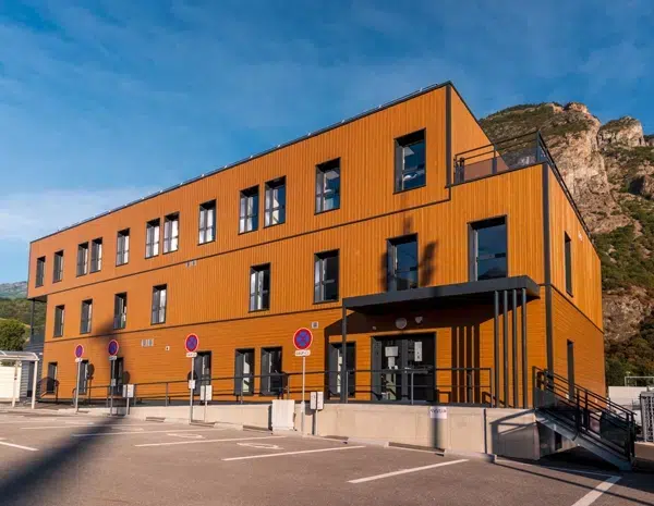 Construction et agrandissement locaux sociaux et techniques par niveau