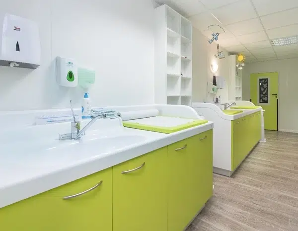 Construction de crèches et garderies avec du mobilier spécifique