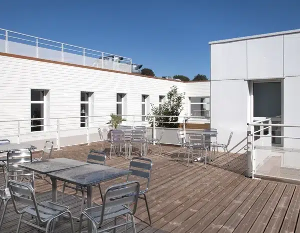Centre de formation avec toiture terrasse