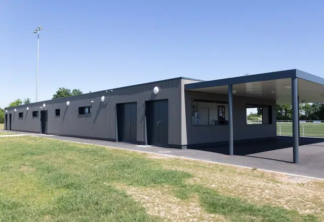 construction vestiaire sportif préau