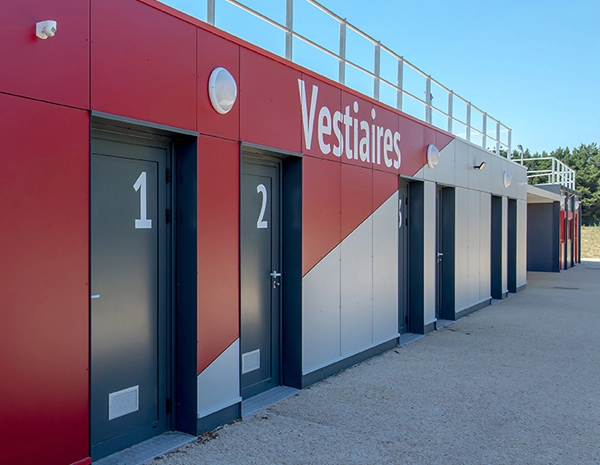 Construction vestiaire de foot avec système d'alarme
